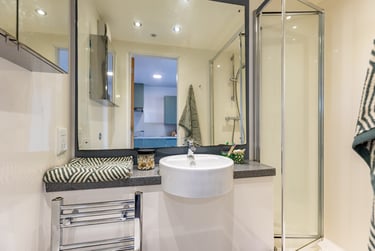 Gold Studio at Dunaskin Mill, 5 Dunaskin Court, West End, Glasgow, G116QJ - Image 9